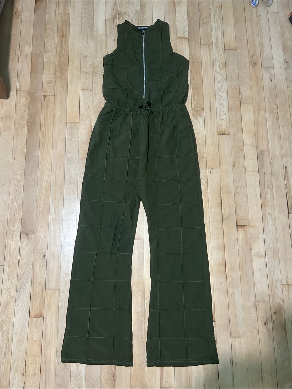 New PrettyLittleThing Olive Green Sleeveless Front-Zip Jumpsuit